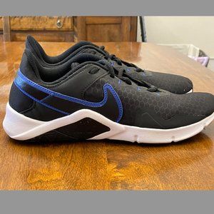 New Nike Legend Essential 2, Men's 8.5